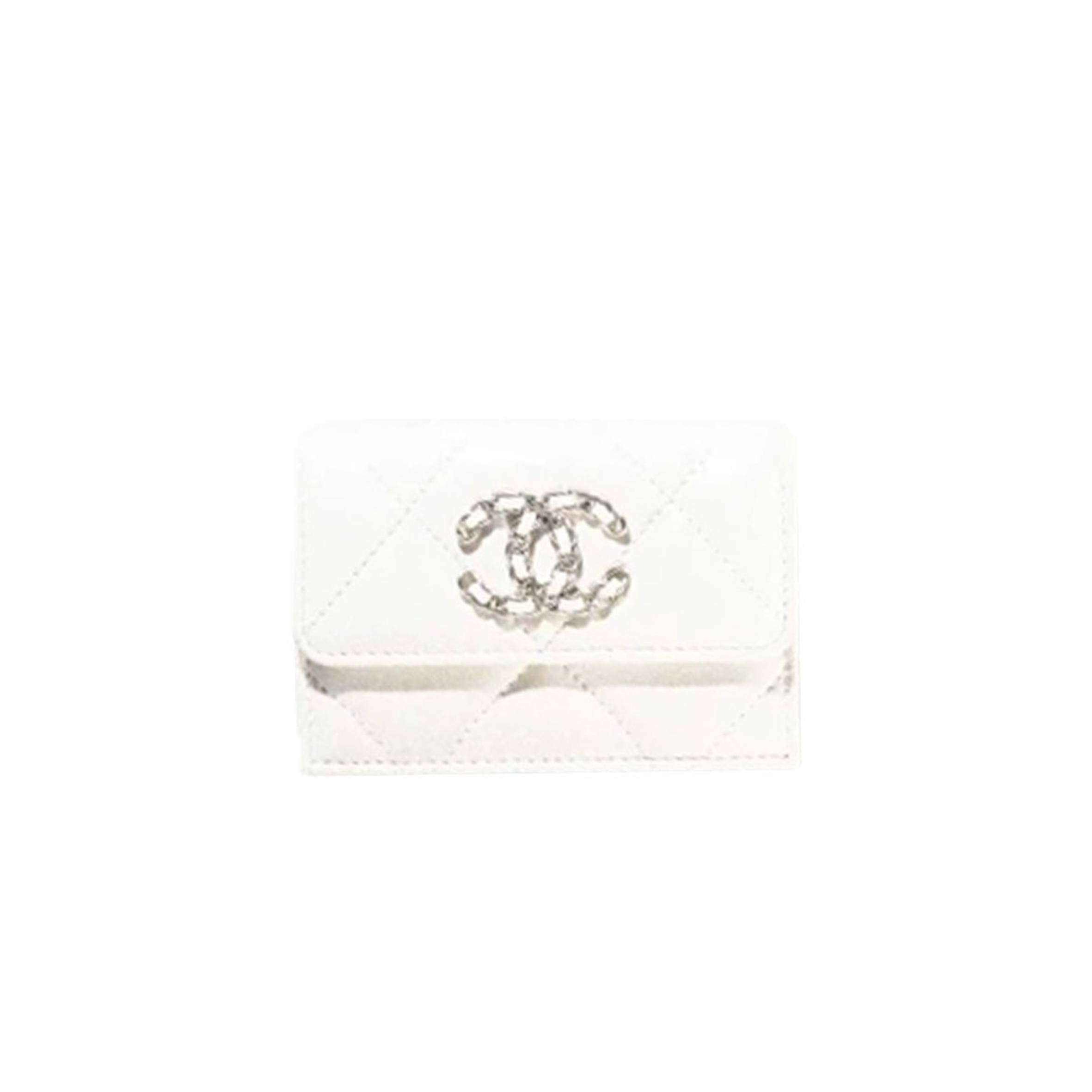 Ch*el 19 small flap wallet ap1789 b07327 10601 (12*7.5*2.5cm)